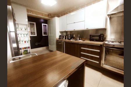 Apartamento à venda com 210m², 4 quartos e 3 vagas