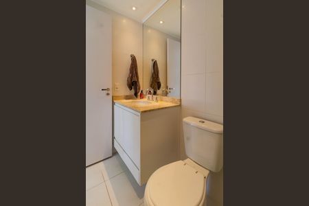 Banheiro de kitnet/studio para alugar com 1 quarto, 34m² em Barra Funda, São Paulo