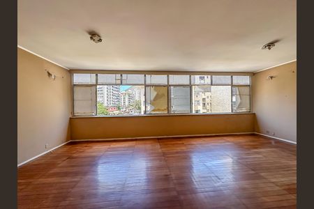 Apartamento à venda com 280m², 4 quartos e 2 vagasSala