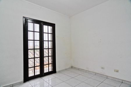 Casa para alugar com 3 quartos, 120m² em Vila Serralheiro, São Paulo