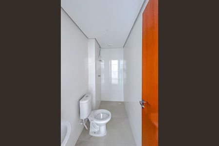 Banheiro de kitnet/studio para alugar com 1 quarto, 28m² em Vila Carrão, São Paulo