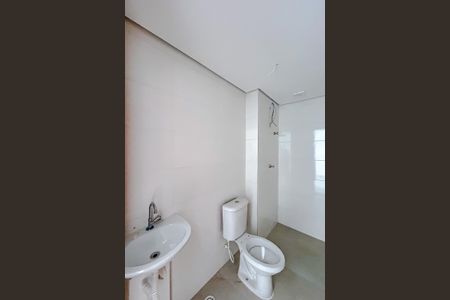 Banheiro de kitnet/studio para alugar com 1 quarto, 28m² em Vila Carrão, São Paulo