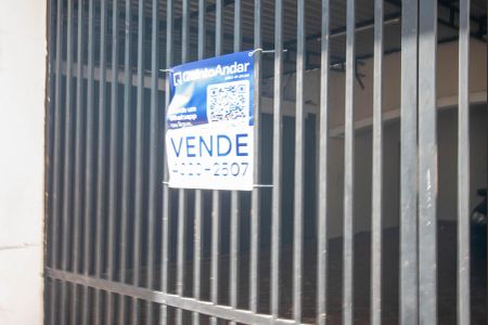 Casa à venda com 170m², 3 quartos e 6 vagasPlaquinha