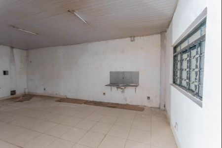 Casa à venda com 170m², 3 quartos e 6 vagasSalão Anexo