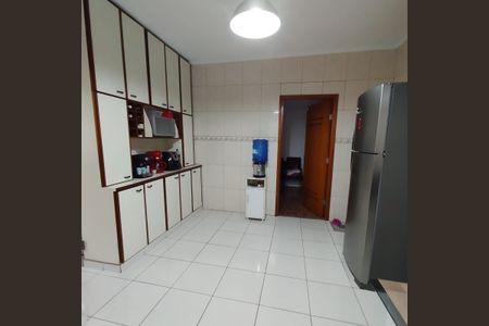 Casa à venda com 3 quartos, 160m² em Vila Brasilina, São Paulo