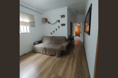 Casa à venda com 3 quartos, 160m² em Vila Brasilina, São Paulo