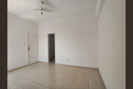 Sala de apartamento para alugar com 1 quarto, 60m² em Benfica, Rio de Janeiro