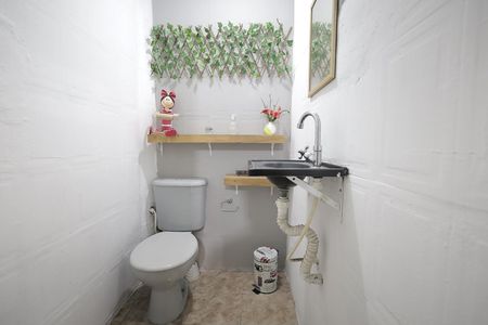 Casa à venda com 300m², 3 quartos e 2 vagasBanheiro Área gourmet