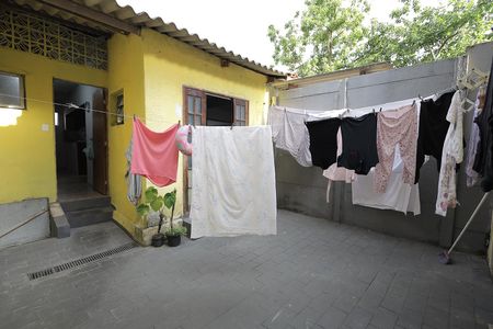 Casa à venda com 300m², 3 quartos e 2 vagasQuintal