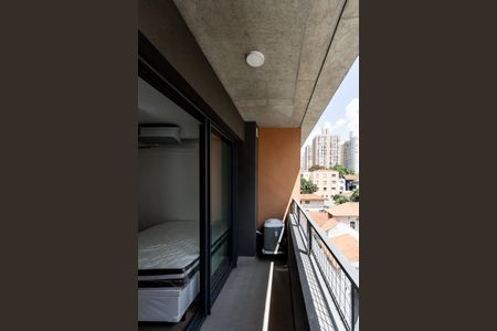 Studio para alugar com 26m², 1 quarto e sem vaga Studio para alugar com 26m², 1 quarto e sem vagaVaranda