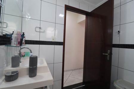 Casa à venda com 112m², 2 quartos e 2 vagasBanheiro