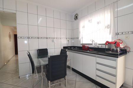 Casa à venda com 112m², 2 quartos e 2 vagasCozinha