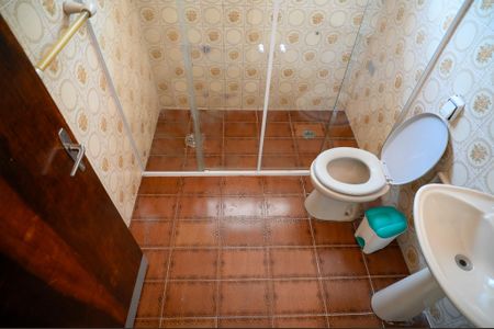 Casa para alugar com 250m², 3 quartos e 2 vagasBanheiro Social