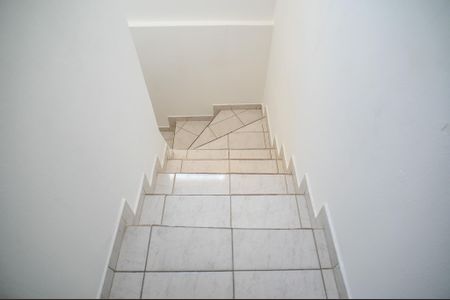 Casa para alugar com 250m², 3 quartos e 2 vagasEscada