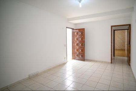 Casa para alugar com 250m², 3 quartos e 2 vagasSala