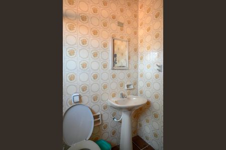 Casa para alugar com 250m², 3 quartos e 2 vagasBanheiro Social