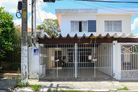 Casa para alugar com 250m², 3 quartos e 2 vagasFachada