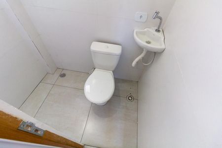 Banheiro de apartamento para alugar com 1 quarto, 40m² em Vila Ré, São Paulo