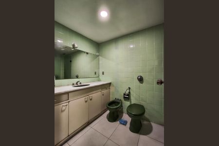 Apartamento à venda com 122m², 4 quartos e 1 vaga Apartamento à venda com 122m², 4 quartos e 1 vagaBanheiro Corredor