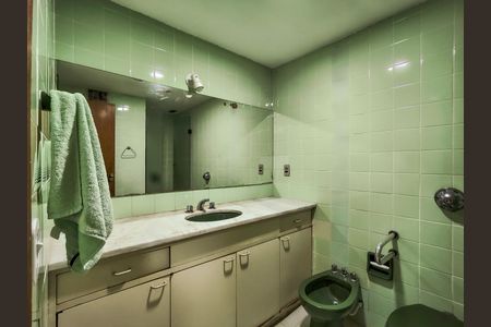 Apartamento à venda com 122m², 4 quartos e 1 vaga Apartamento à venda com 122m², 4 quartos e 1 vagaBanheiro Corredor