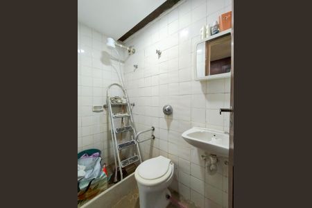 Apartamento à venda com 122m², 4 quartos e 1 vaga Apartamento à venda com 122m², 4 quartos e 1 vagaBanheiro de serviço