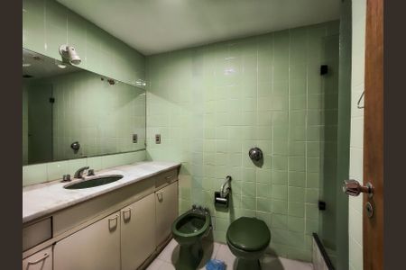 Apartamento à venda com 122m², 4 quartos e 1 vaga Apartamento à venda com 122m², 4 quartos e 1 vagaBanheiro Corredor