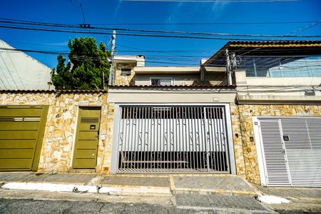 Casa para alugar com 140m², 3 quartos e 2 vagasFachada