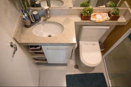 Apartamento à venda com 69m², 2 quartos e 1 vaga Apartamento à venda com 69m², 2 quartos e 1 vagaBanheiro Social