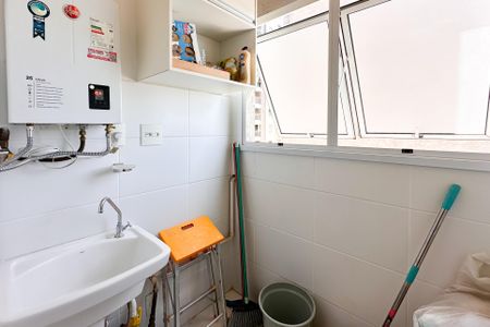 Apartamento para alugar com 64m², 2 quartos e 1 vagaÁrea de Serviço