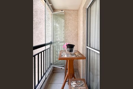 Apartamento para alugar com 64m², 2 quartos e 1 vagaSacada