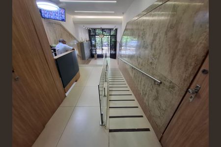 Apartamento à venda com 42m², 1 quarto e sem vagaHall de entrada 