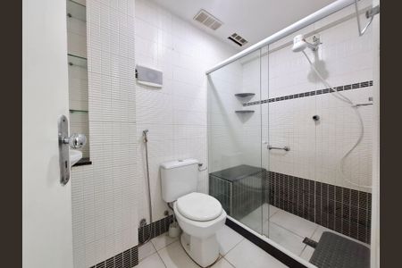 Banheiro  de apartamento à venda com 1 quarto, 42m² em Saúde, Rio de Janeiro