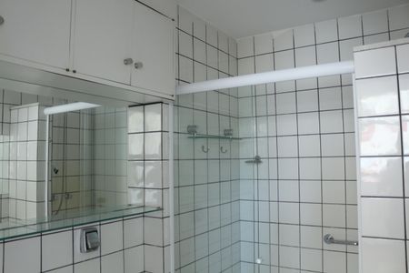 Apartamento para alugar com 100m², 4 quartos e 1 vagaBanheiro da Suíte