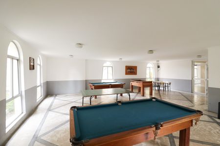 Apartamento à venda com 53m², 2 quartos e sem vaga Apartamento à venda com 53m², 2 quartos e sem vagaSalão de Jogos