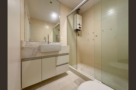 Apartamento para alugar com 216m², 3 quartos e 1 vagaSuíte - banheiro