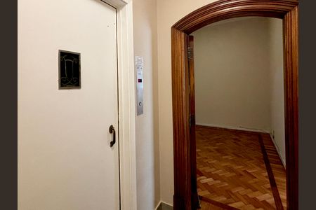 Hall de entrada de apartamento para alugar com 3 quartos, 216m² em Copacabana, Rio de Janeiro