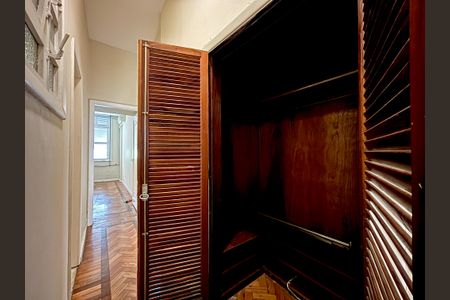 Apartamento para alugar com 216m², 3 quartos e 1 vagaCorredor