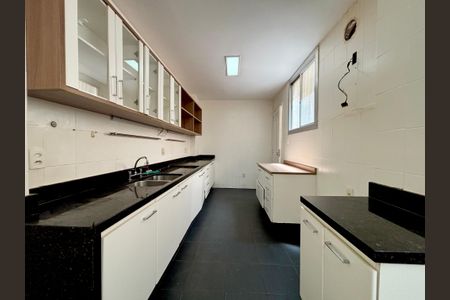 Apartamento para alugar com 216m², 3 quartos e 1 vagaCozinha