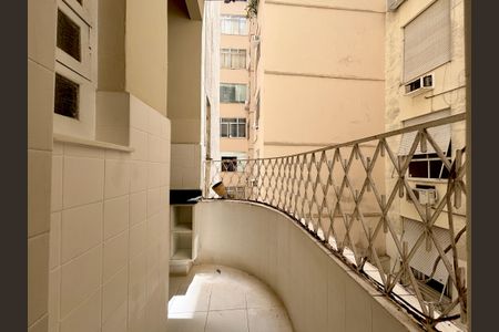Apartamento para alugar com 216m², 3 quartos e 1 vagaÁrea de serviço