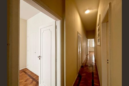 Apartamento para alugar com 216m², 3 quartos e 1 vagaCorredor