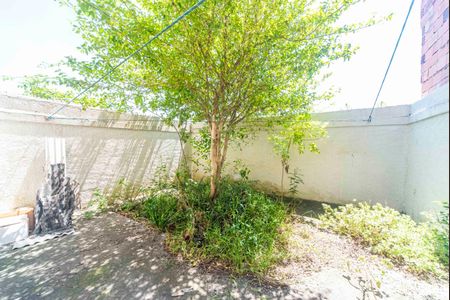 Casa à venda com 138m², 3 quartos e 2 vagas Casa à venda com 138m², 3 quartos e 2 vagasQuintal e jardim