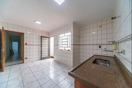 Casa à venda com 138m², 3 quartos e 2 vagas Casa à venda com 138m², 3 quartos e 2 vagasCozinha