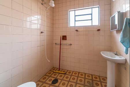 Casa à venda com 138m², 3 quartos e 2 vagas Casa à venda com 138m², 3 quartos e 2 vagasBanheiro