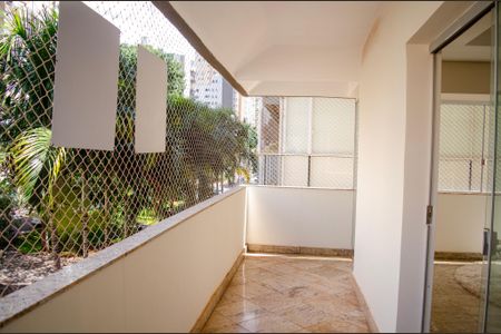 Apartamento para alugar com 3 quartos, 200m² em Setor Bueno, Goiânia