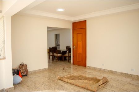 Apartamento para alugar com 3 quartos, 200m² em Setor Bueno, Goiânia