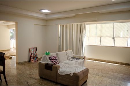 Apartamento para alugar com 3 quartos, 200m² em Setor Bueno, Goiânia