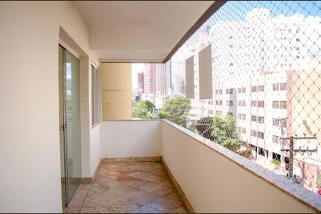 Apartamento para alugar com 3 quartos, 200m² em Setor Bueno, Goiânia