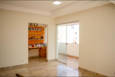 Apartamento para alugar com 3 quartos, 200m² em Setor Bueno, Goiânia