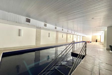 Apartamento para alugar com 70m², 2 quartos e 2 vagasÁrea comum - Piscina aquecida