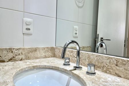 Apartamento para alugar com 70m², 2 quartos e 2 vagasBanheiro da Suíte